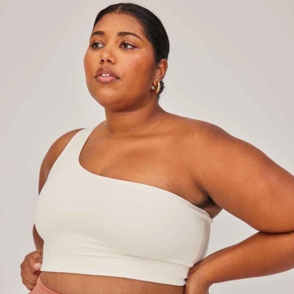 Girlfriend Collective Bianca One Shoulder Sports Bra in Ivory